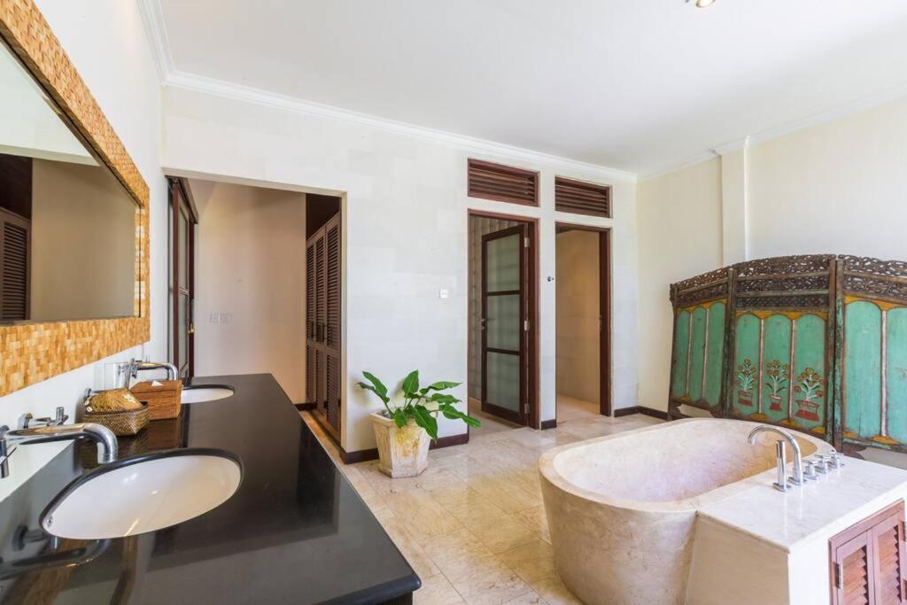 Villa Aisha Sanur Exteriör bild